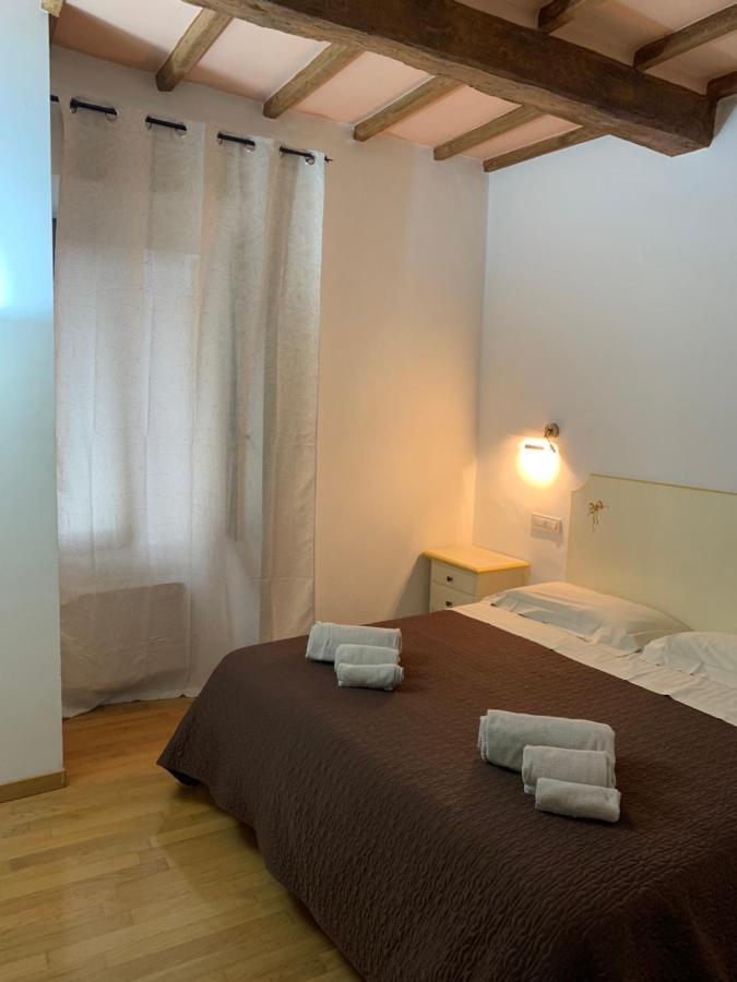 Hotel Residenza Via Dante Gubbio Esterno foto