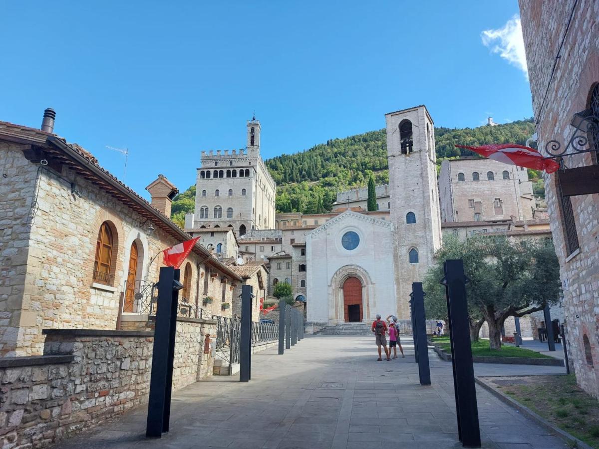 Hotel Residenza Via Dante Gubbio Esterno foto